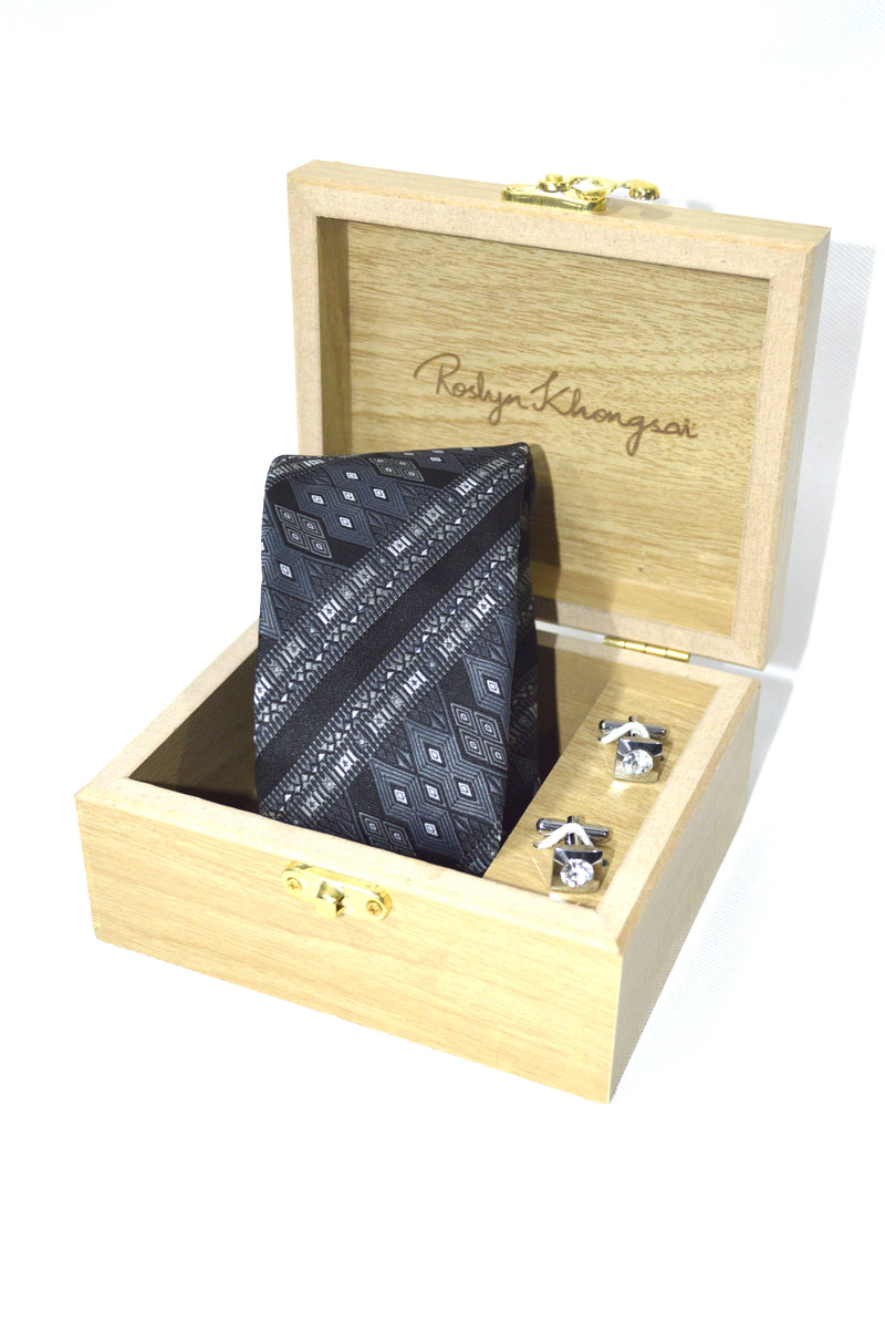 NECKTIE IN ALLOVER SAIPIKHUP WITH WOODEN GIFT BOX & CUFFLINK